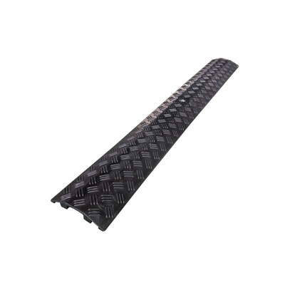 China Manufacture Heavy Duty Safety Wire Hose Cable Protector Mini Rubber Speed Hump