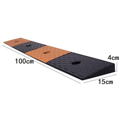 Heavy Duty Flexible Black Yellow Wheelchair Kerb Ramp For Roadway
